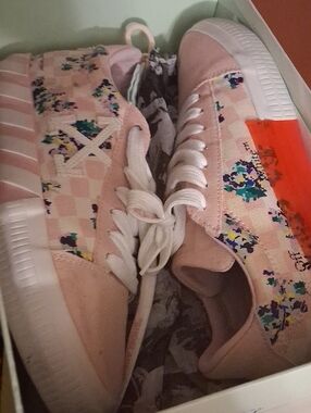 Off-White Pink Checkered Floral Low-Top Sneakers
